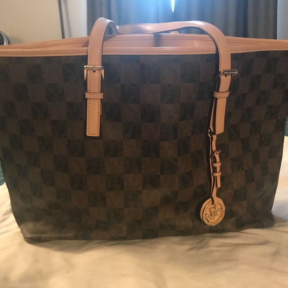 MK tote